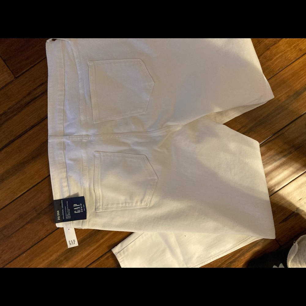 Gap white crop pants